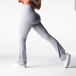 NVGTN Effortless Flare Leggings